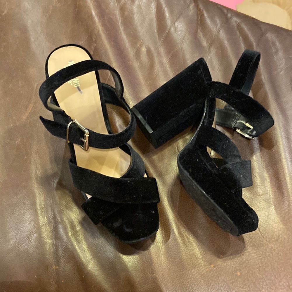 ✅Mossimo Black Velvet Block High Heeled Sandals